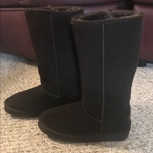 Women’s classic tall Ugg boots chocolate sz8